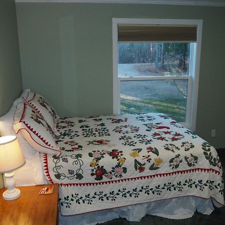 The Green Lake Getaway - Shared Lake Access! Interlochen Екстериор снимка